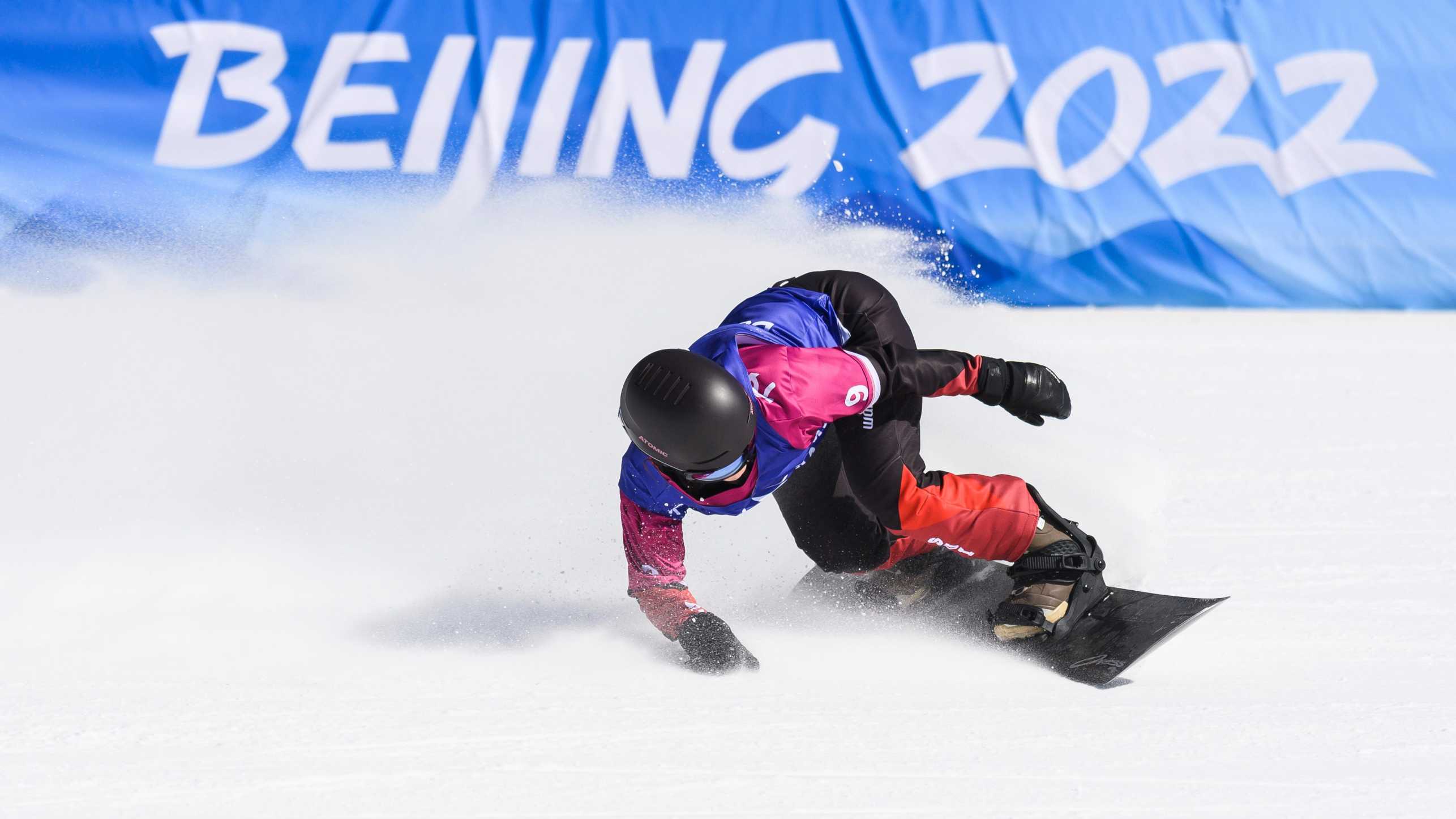 Enlarged view: Romy Tschopp on snowboard at Beijing 2022