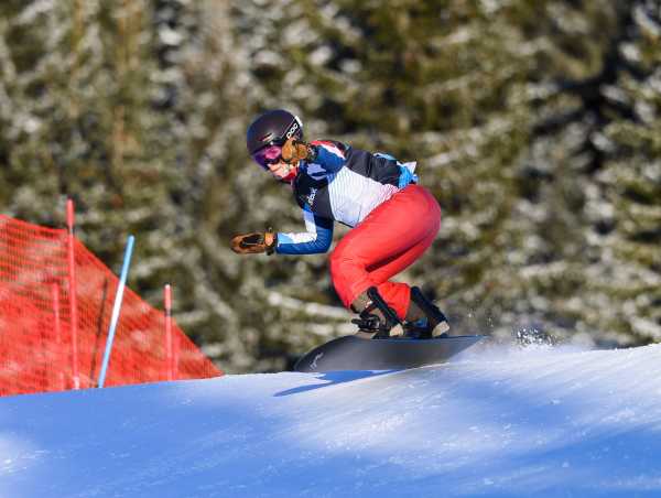 Enlarged view: Romy Tschopp on snowboard in Lillehammer