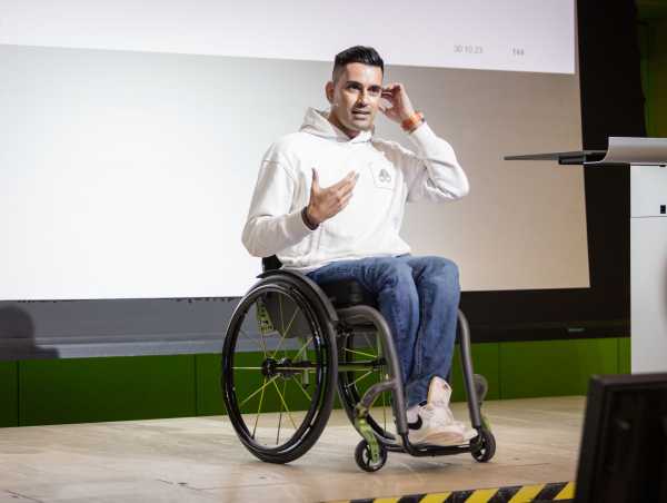 Enlarged view: Comedian Tan Caglar shows how he turns his own daily experiences as a wheelchair user into an entertaining, humorous comedy show.